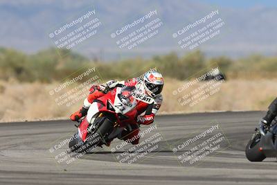 media/Nov-16-2025-Race Pace (Sun) [[8c5fa54630]]/Verified Riders/7-Turn 4 (1155am)/